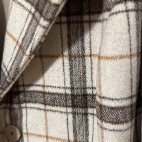 NWOT Gorgeous Gal Meets Glam Cream and Black Soft Trench Coat with Notched Lapel - Picture 2 of 7